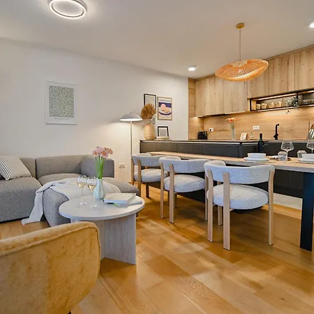 Ana - Luxury With Free Ev Station